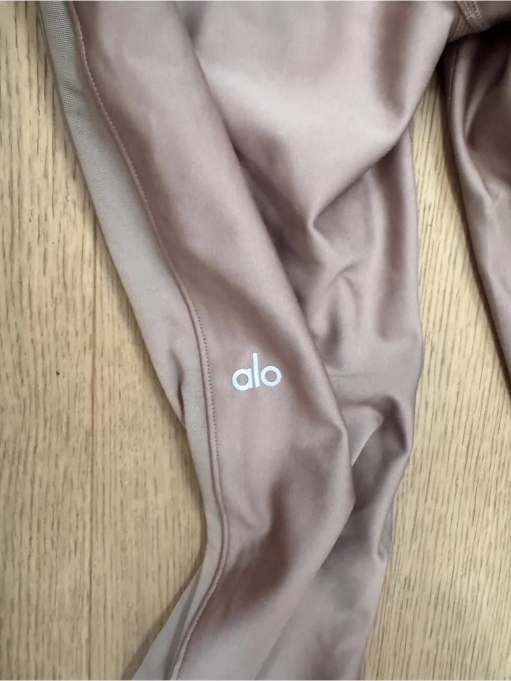 Alo Active Capri Leggings in taupe